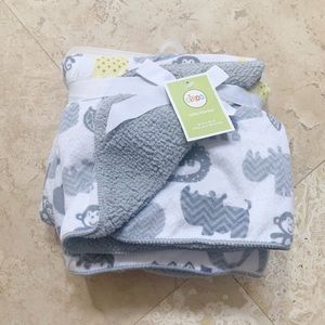 Circo Gray/Yellow Blanket NWT